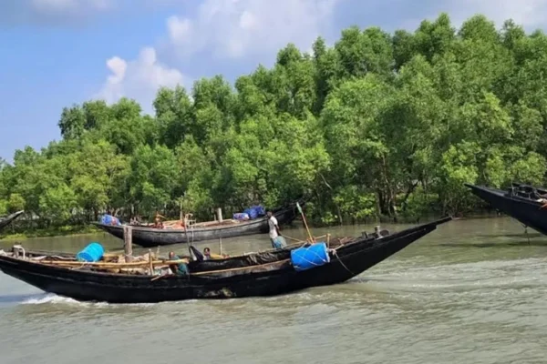 পাঁচ দিনেও সন্ধান মেলেনি সুন্দরবনে অপহৃত ২১ জেলের