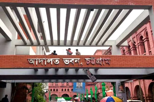 ৭০০ পুলিশ সদস্যদের বিরুদ্ধে গ্রেপ্তারি পরোয়ানা জারি