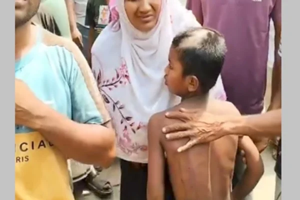 ২০ টাকা চুরির অভিযোগে শিশুকে মারধর, চুল কেটে দিলেন শিক্ষক