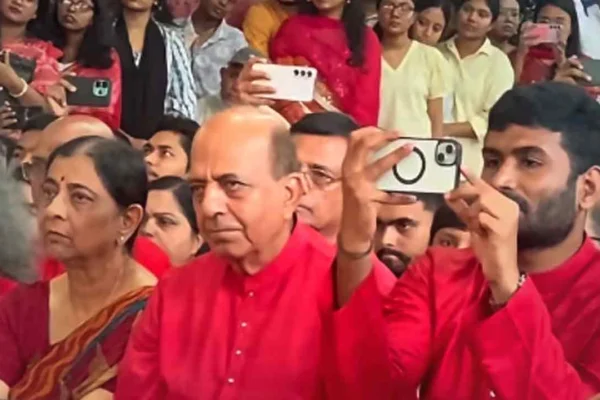 ঢাকেশ্বরী মন্দিরে মহালয়ার অনুষ্ঠান উদ্বোধন করলেন দীনেশ ত্রিবেদী