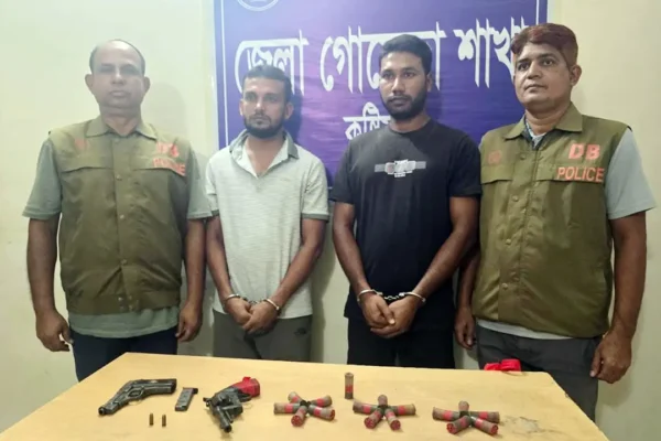 কুষ্টিয়ায় দুটি পিস্তল ও ১৮ রাউন্ড গুলিসহ দুইজন আটক