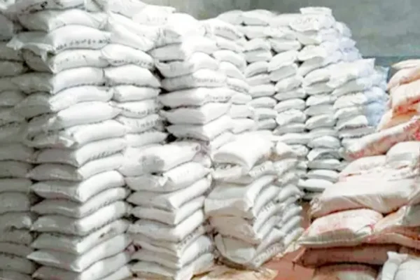 বগুড়ায় সার ডিলার নিয়োগে ধীরগতি, তালিকার অপেক্ষায় ১১ উপজেলা
